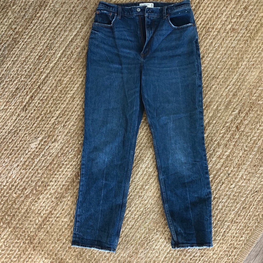 Abercrombie & Fitch The 90’s Straight Ultra High Rise dark med denim blue jeans